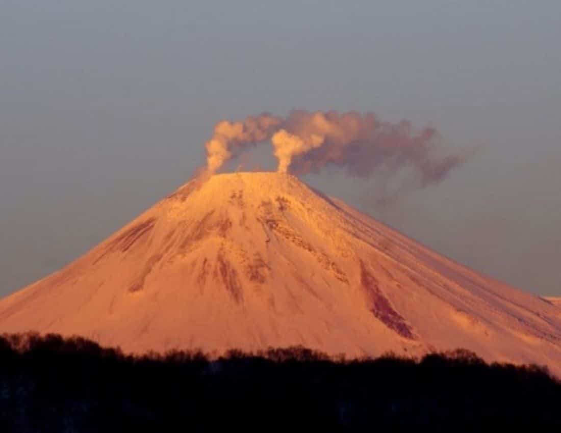 what are volcanoes