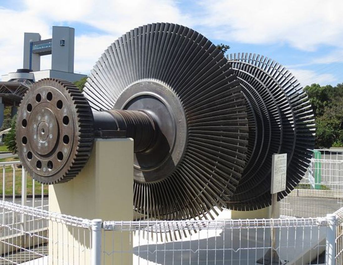 how does a nuclear reactor work