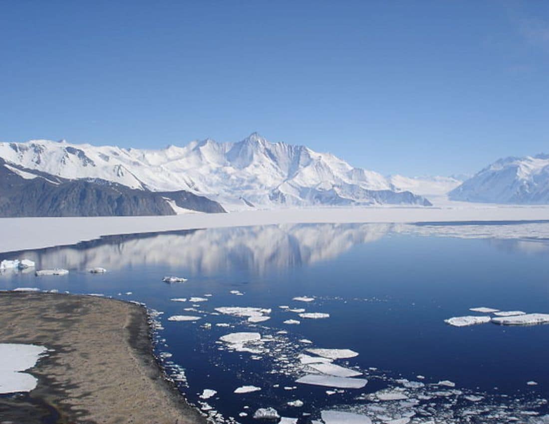 Sea ice in the Antarctic region