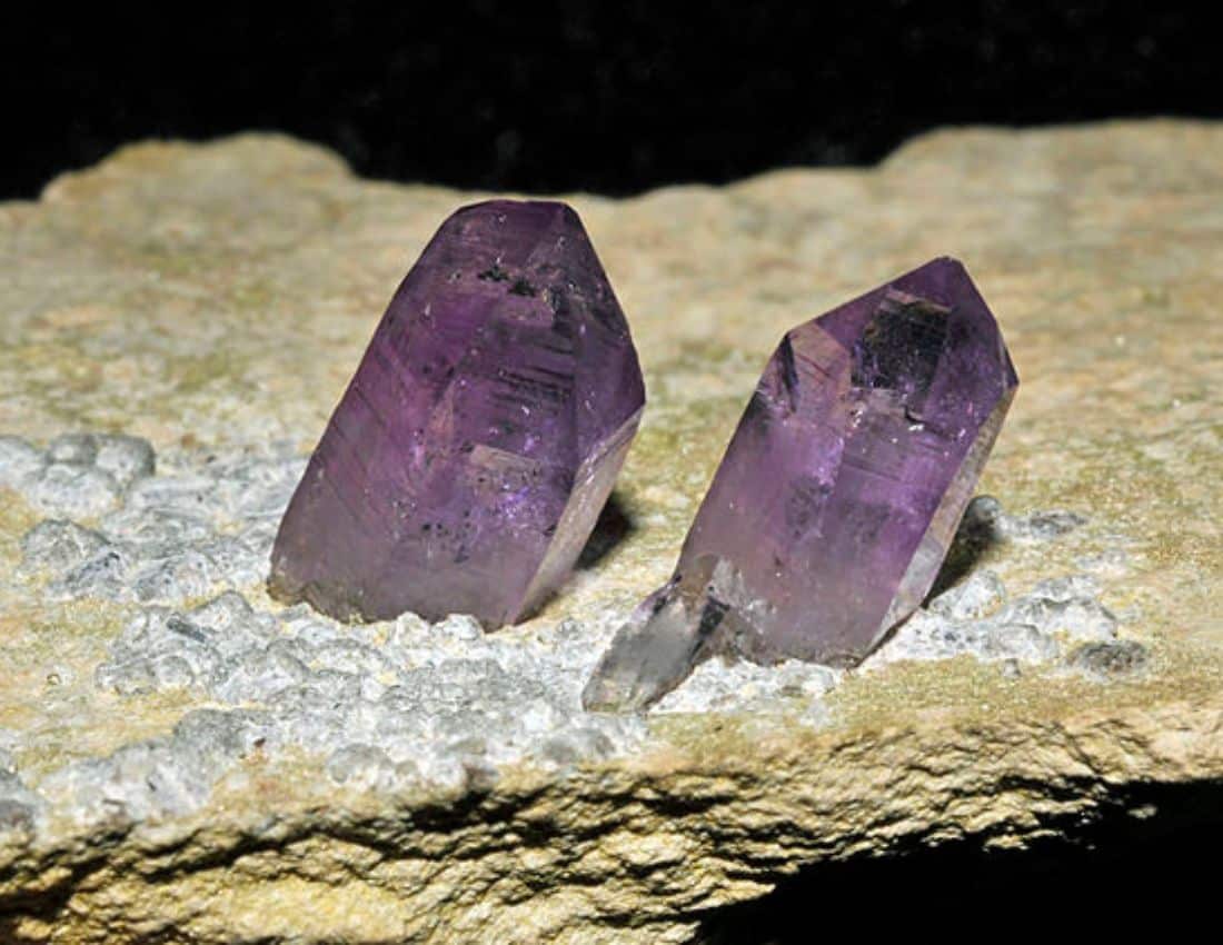 5 Crystal Identification Apps You Need To Try - Smore Science