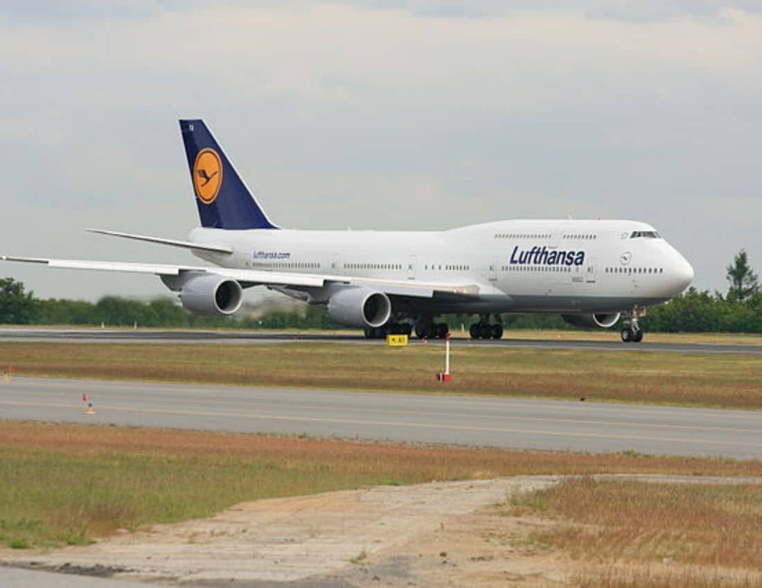 Boeing 747 in Flight