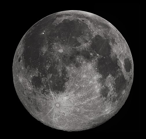 the actual color of the Moon