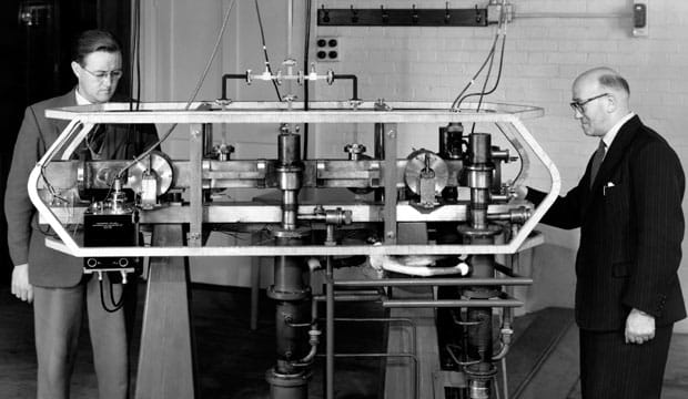 A machine with pipes and valves Description automatically generated with medium confidence