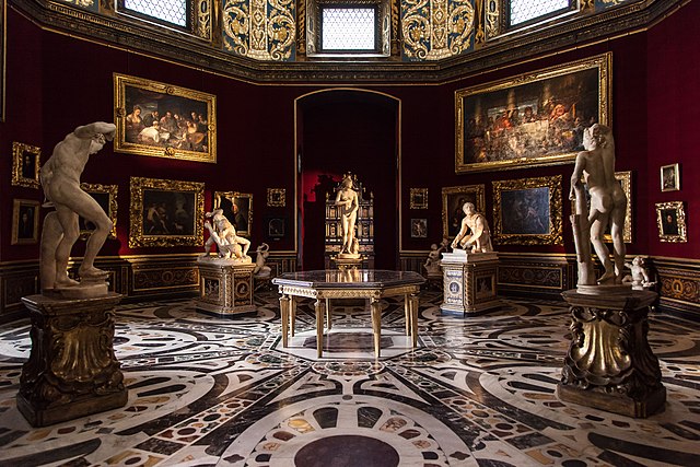 A room in the famous Uffizi Gallery