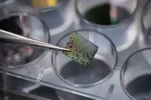 Student makes cosmic dust in a lab